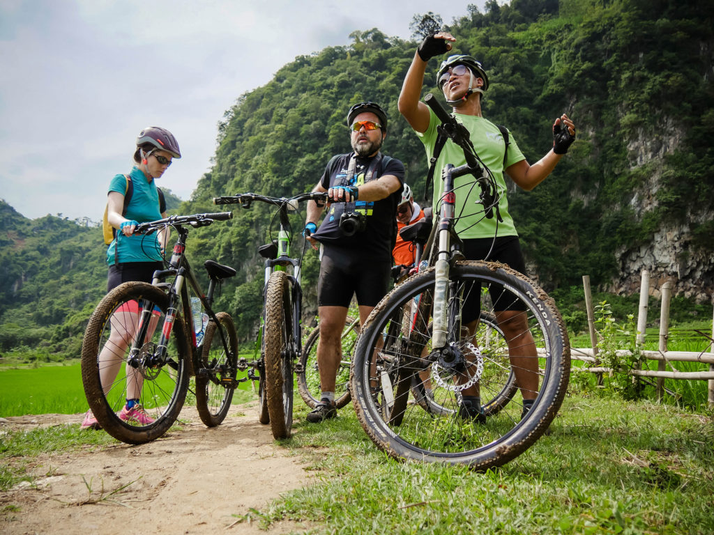 Easia_Travel_Mai_Chau_-_Cycling_Mai-Chau-Biking--5-